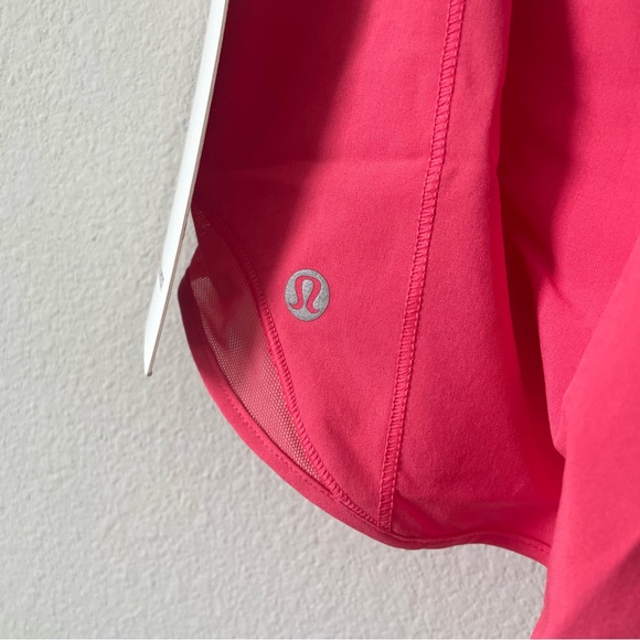 NWT Lululemon Hotty Hot Low-Rise Lined Short 2.5" Glaze Pink Size 6 - Picture 3 of 8